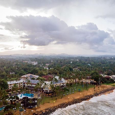 Tangerine Beach Hotel Kalutara Esterno foto