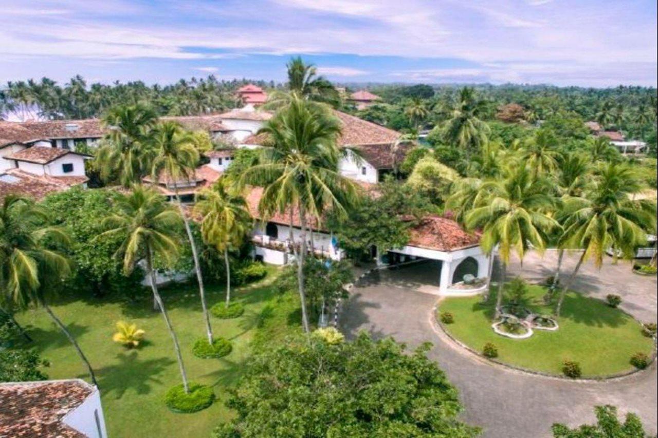 Tangerine Beach Hotel Kalutara Esterno foto