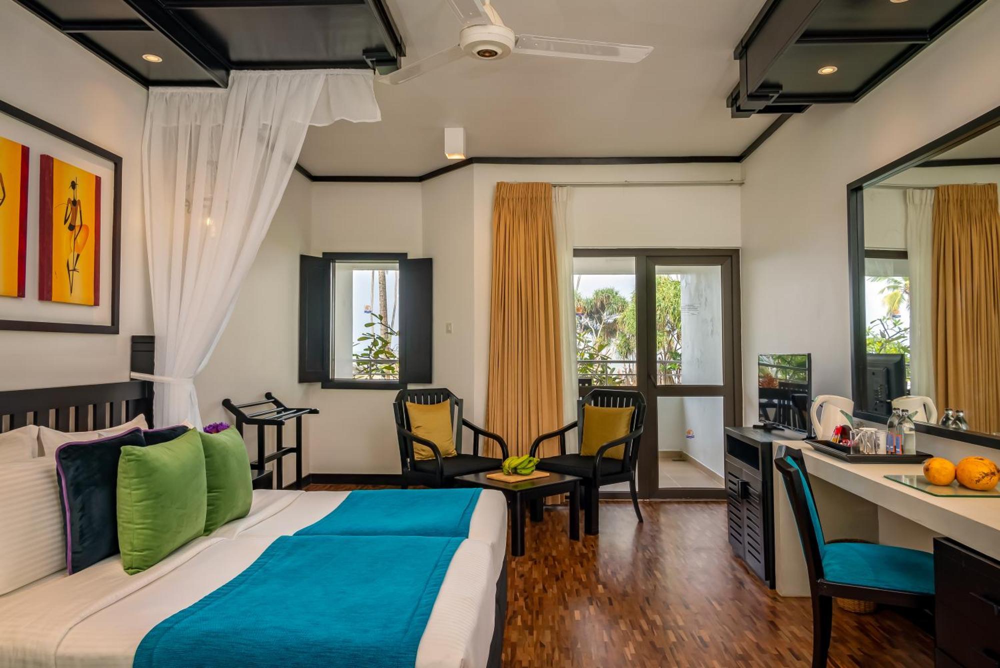 Tangerine Beach Hotel Kalutara Esterno foto