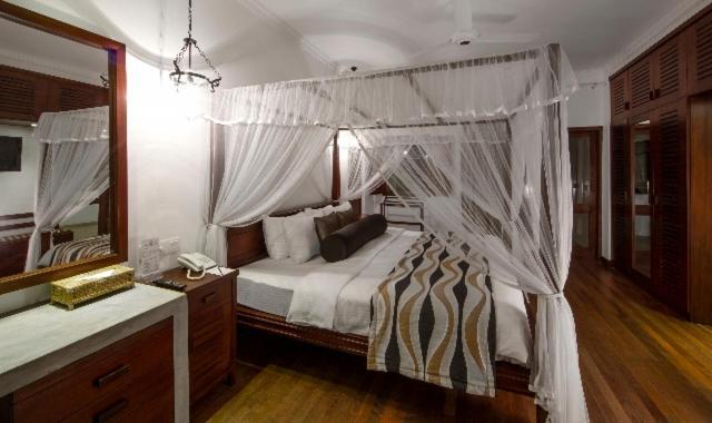 Tangerine Beach Hotel Kalutara Esterno foto