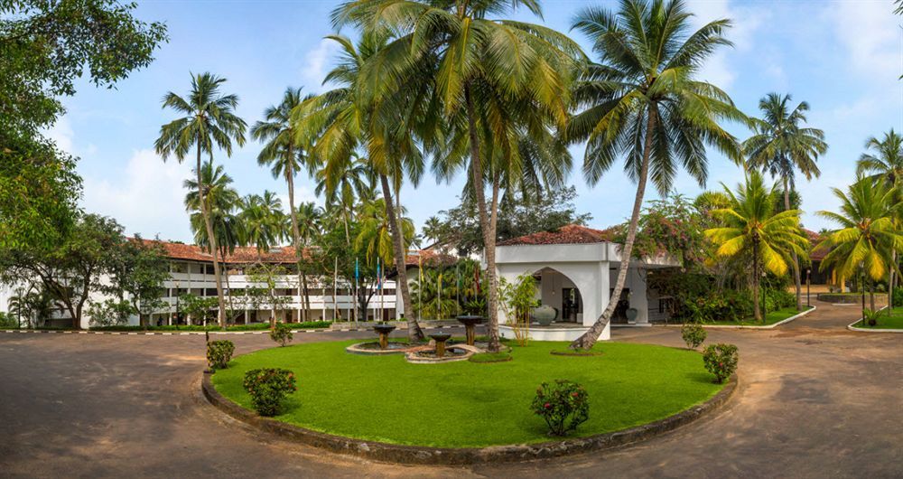 Tangerine Beach Hotel Kalutara Esterno foto